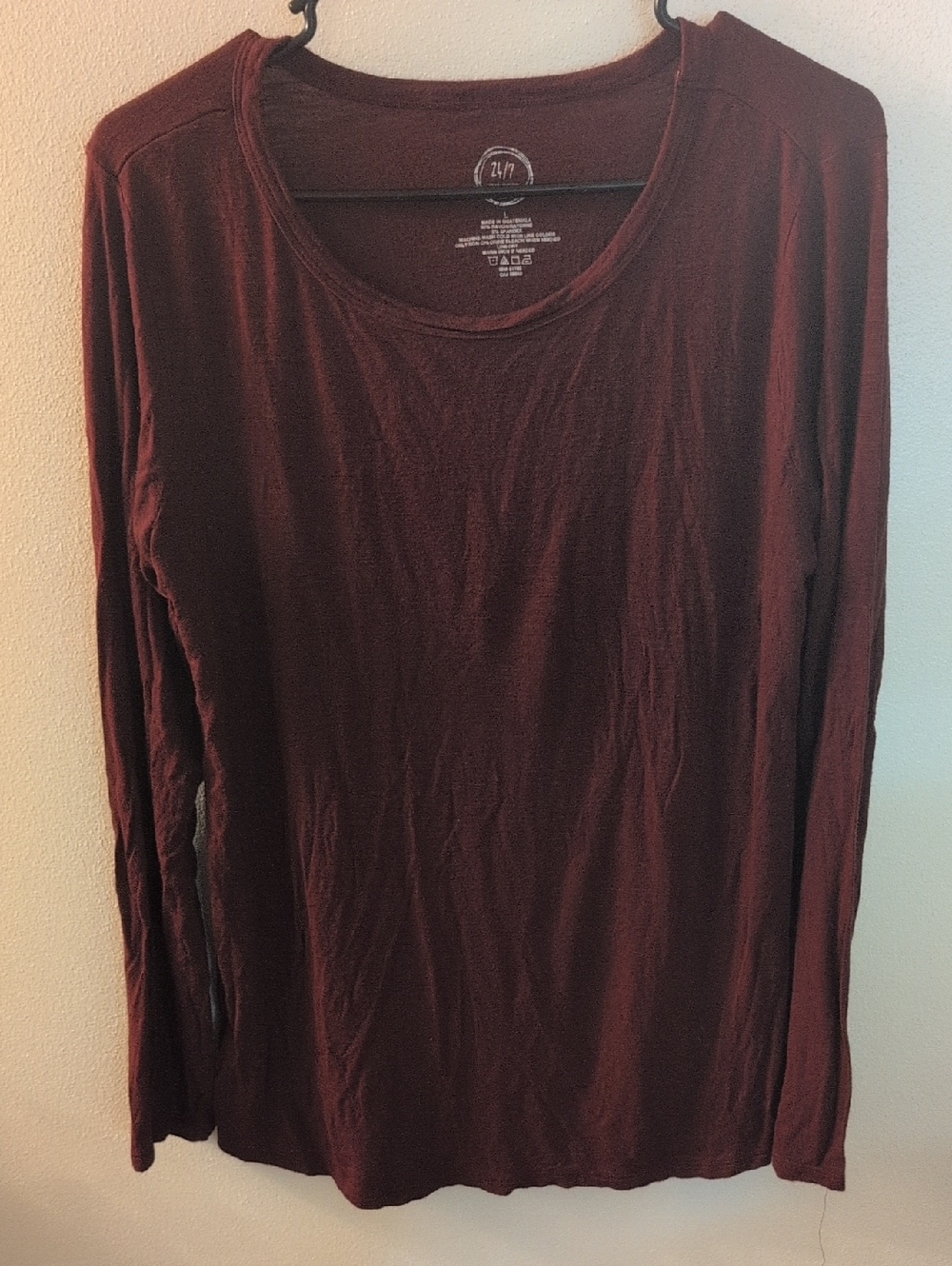 Women's Long Sleeve Scoop Neck Top - Burgundy